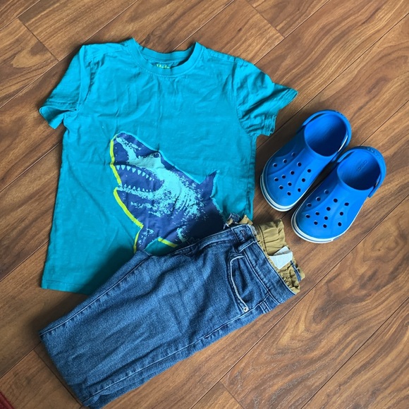 DONATED. Lot Crocs size 2 plus Zara jeans and Hartley tshirt and swim trunks - Picture 5 of 12